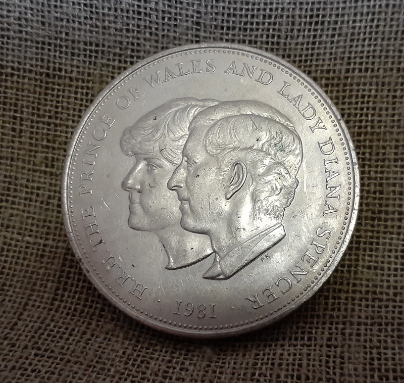 1981 WEDDING COIN  Lloyds Bank LADY DIANA & PRINCE OF WALES H.R.H 
