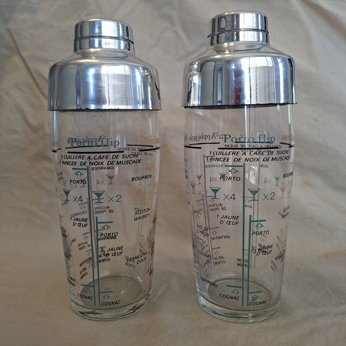 Pair of Cocktail shakers - arcoroc french glass