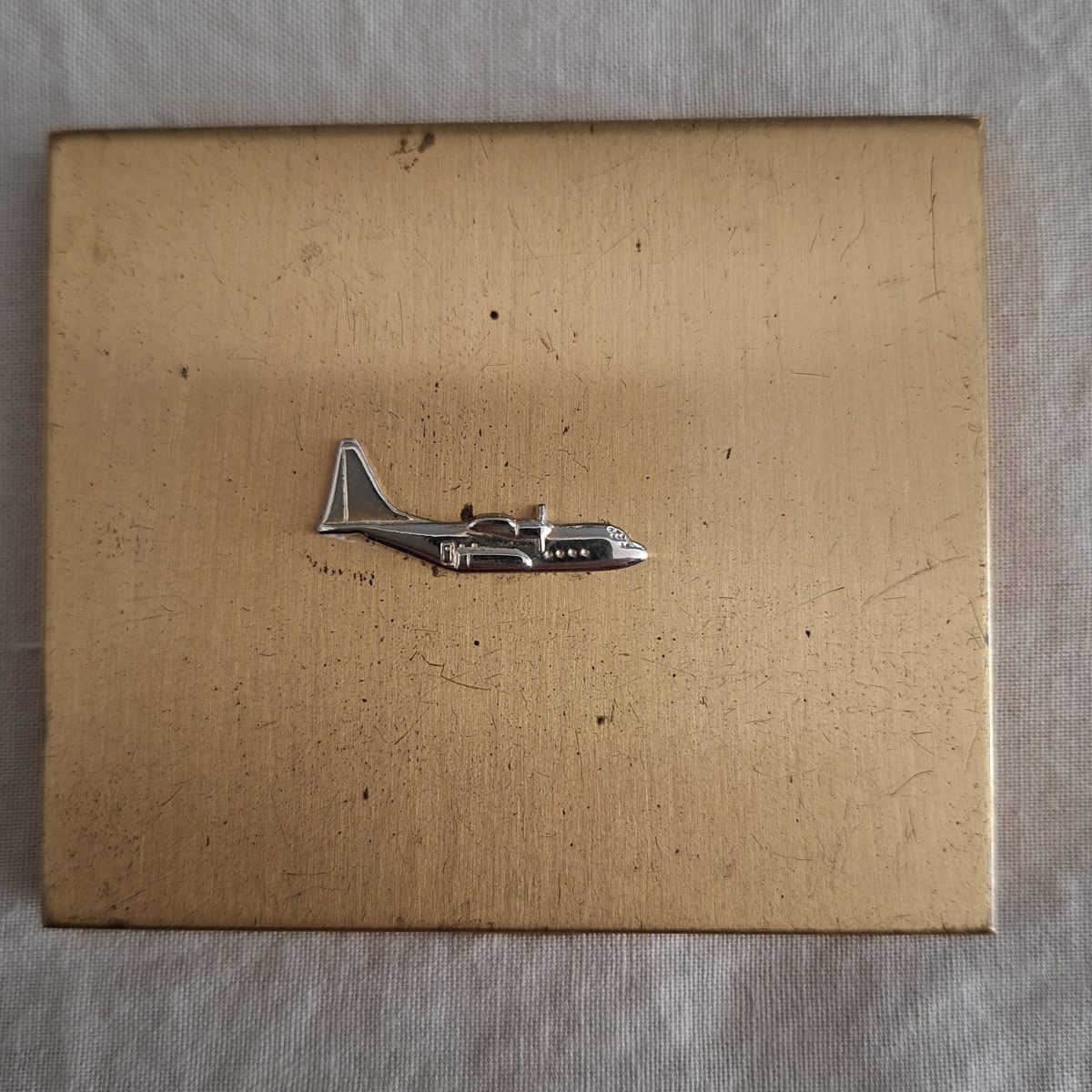Powder compact - propeller airplane emblem - vintage airways souvenir?