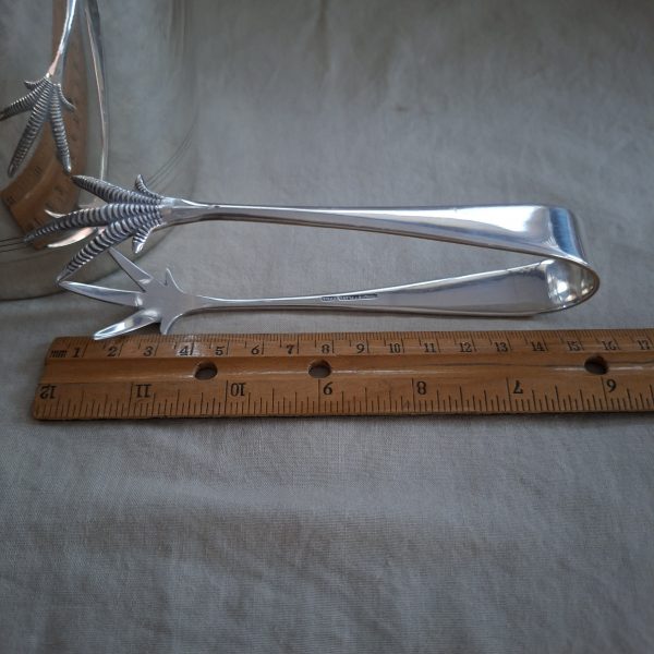 Silver plate ice bucket with tongs.   Quality Louis Silver plate with ice water drainer - Image 8