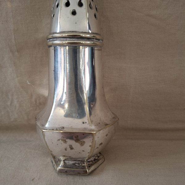 Silver Plated sugar shaker - EPNS - approx 14cms tall - super for sugar and cinamon on pancakes! - Image 2