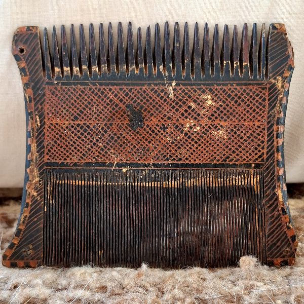 Old Persian Wooden Comb Lacquered  - antique 19th cenuary? Qajar - Image 3