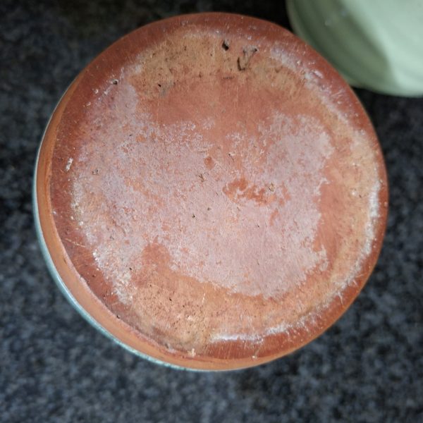 Green studio pottery vase - 16 cms - Image 3