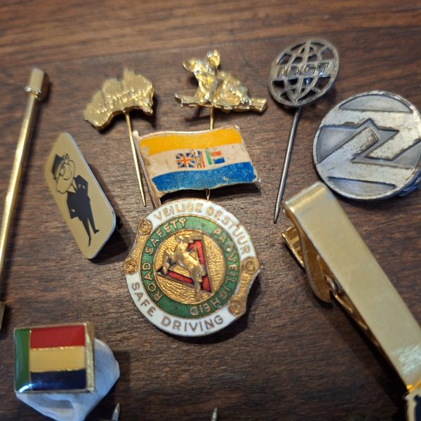 Various pins, enamel, Old SA flag,  SA metal pins. Road safety, and others - Image 2