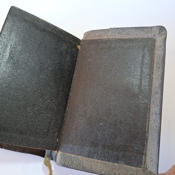 Afrikaans Psalms en Gesange met die Evangeliese Gesange - leather cover 1965 holy bible - Image 2