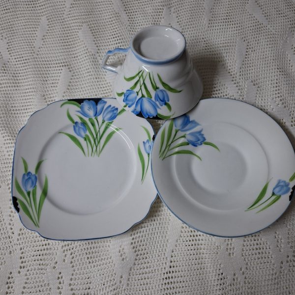 Fine china Tea Trio - Blue and white hand painted - Image 3