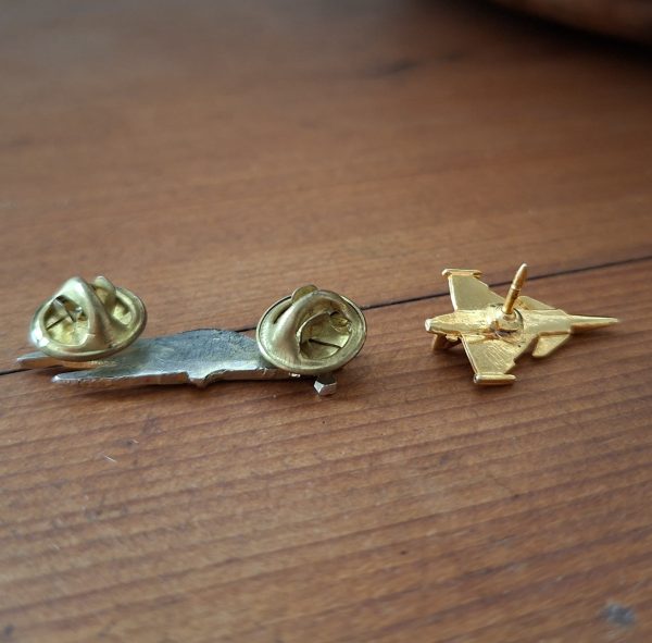 Two airforce pins badges.   RAF Eurofighter pin and a SA Pilatus pin.  Unsure of info. - Image 3