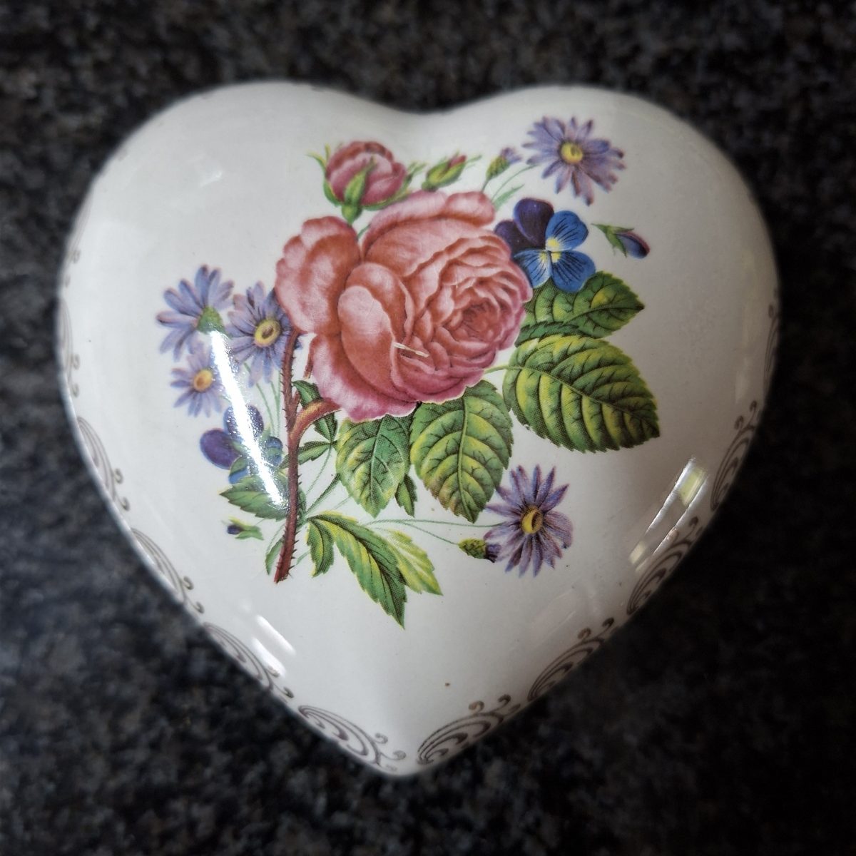 Pot Pourri holder - Heart shaped - Roses violets and daisies - English porcelain