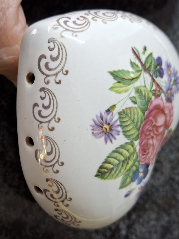 Pot Pourri holder - Heart shaped - Roses violets and daisies - English porcelain - Image 2
