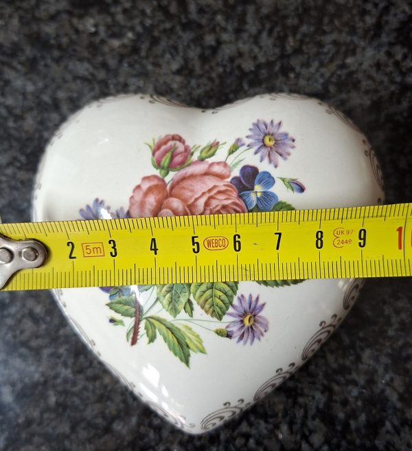 Pot Pourri holder - Heart shaped - Roses violets and daisies - English porcelain - Image 4