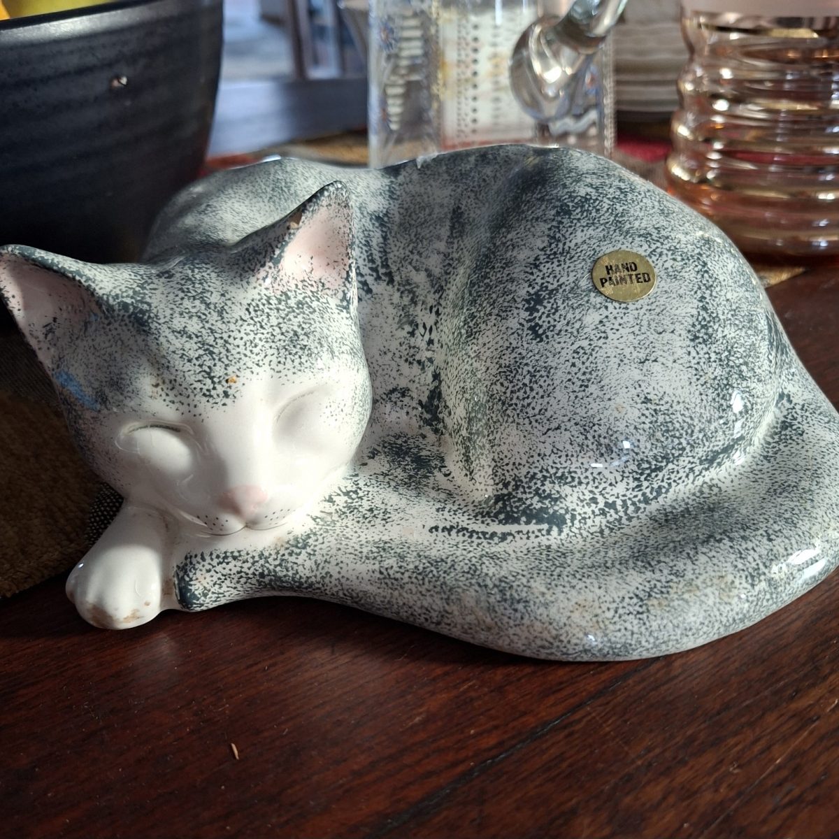 Porcelain cat - sleeping - large handpainted Staffordshire figurine - Just cats and co.