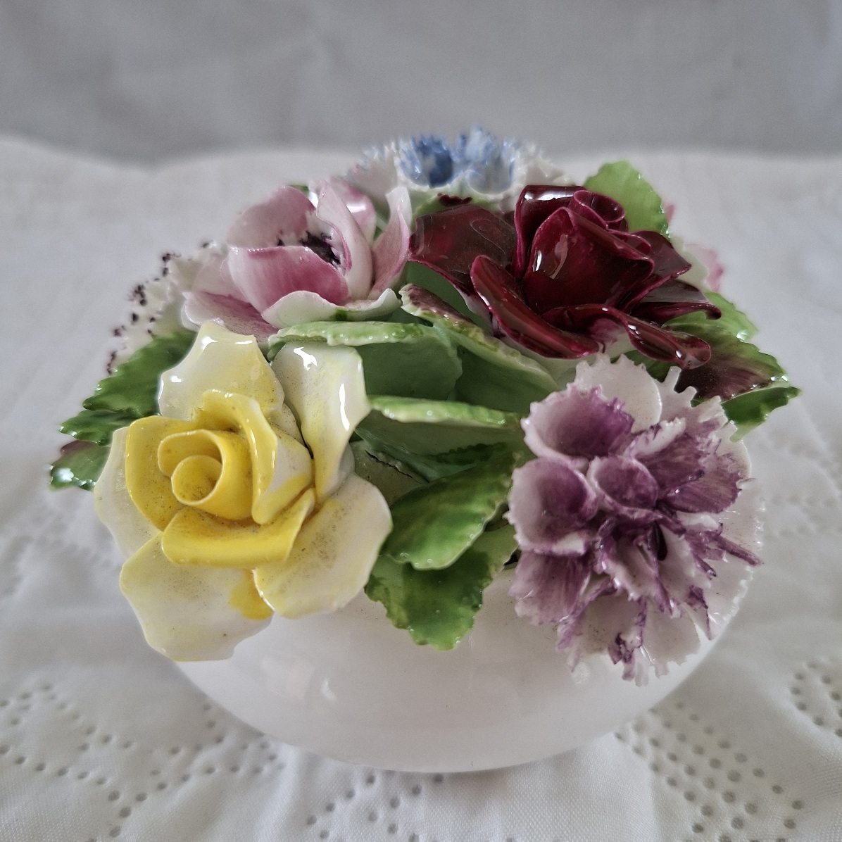Royal Doulton Ceramic flower posy - roses and carnations - approx 10 x 8 cms