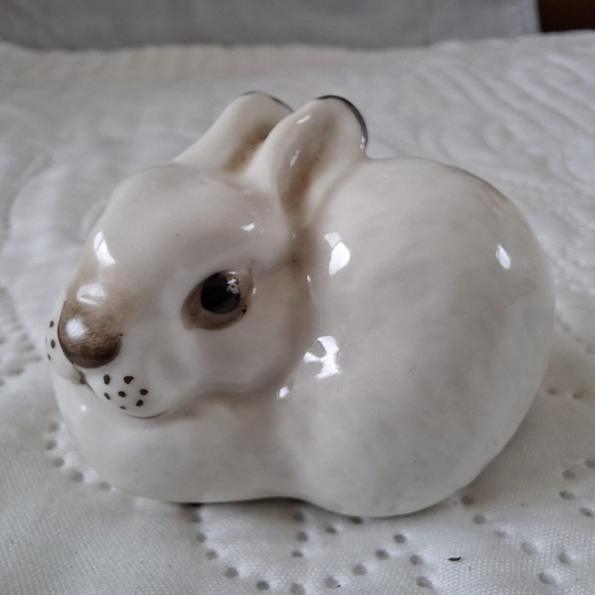 Enchanting Russian snow hare figurine - Imperial porcelain factory USSR - Lomonosov porcelain 5 cms