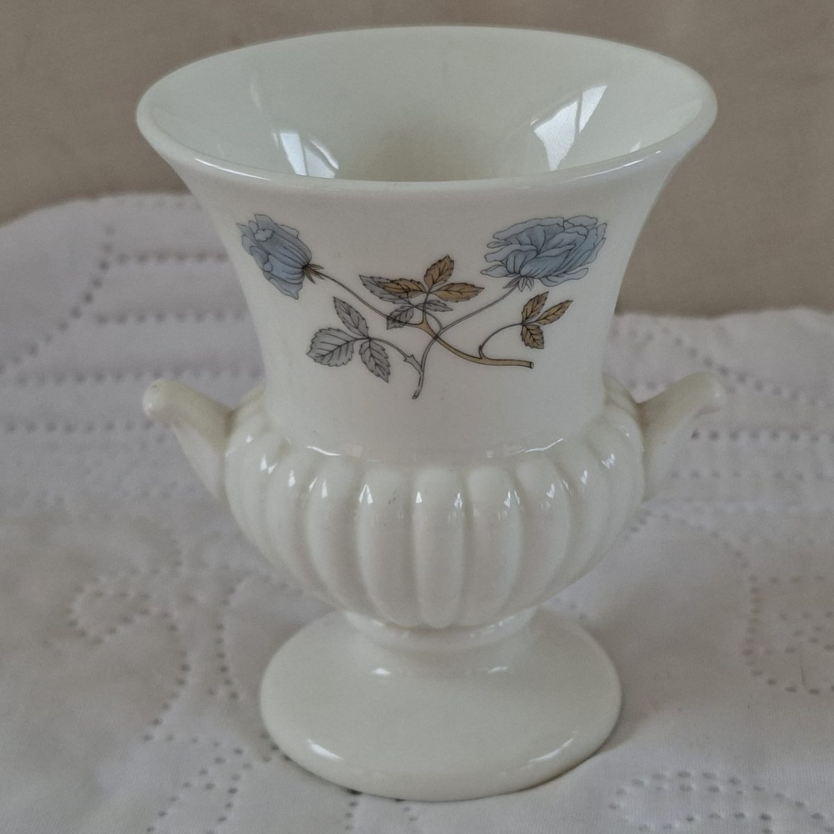 Small Wedgewood Porcelain Urn Jar vase - blue roses flowers - 9 cms