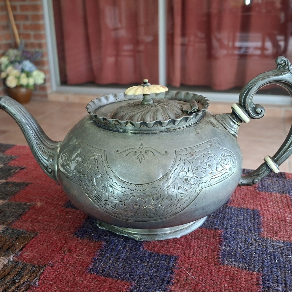 Pewter Tea Pot  - antique english  27 x 13 cms
