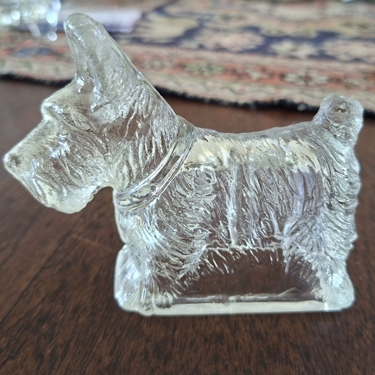 Glass Scottie Dog   10 x 9 cms