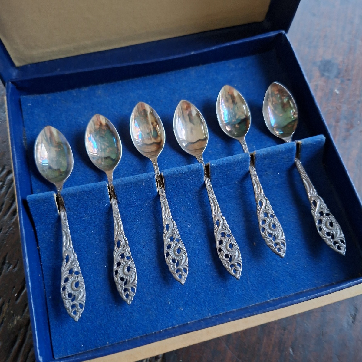6 ornate EPNS coffee teaspoons boxed