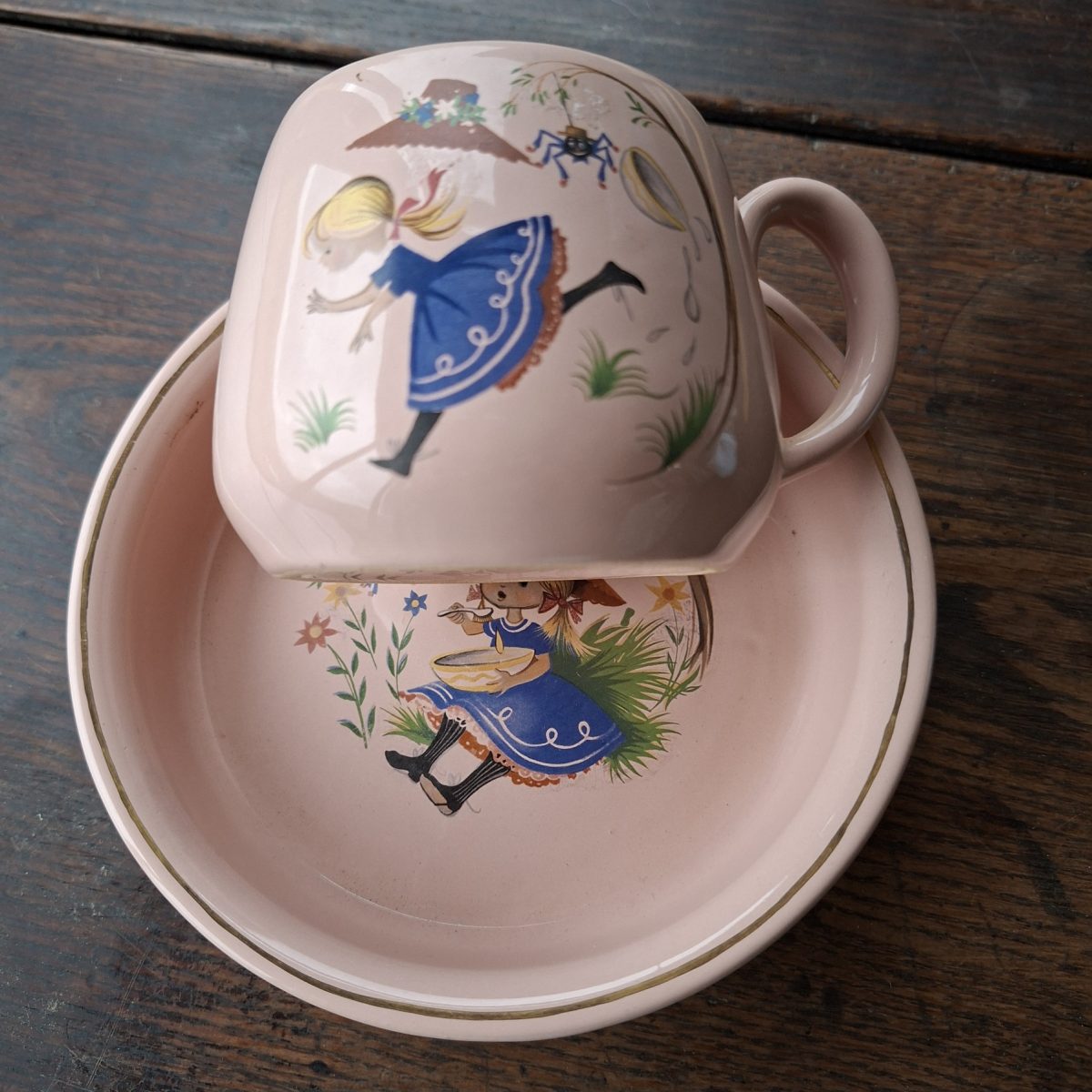 Willsgrove childs feeding set - bowl and mug Nursery Rhyme - Little Miss Muffet - Pink - Made in Rhodesia