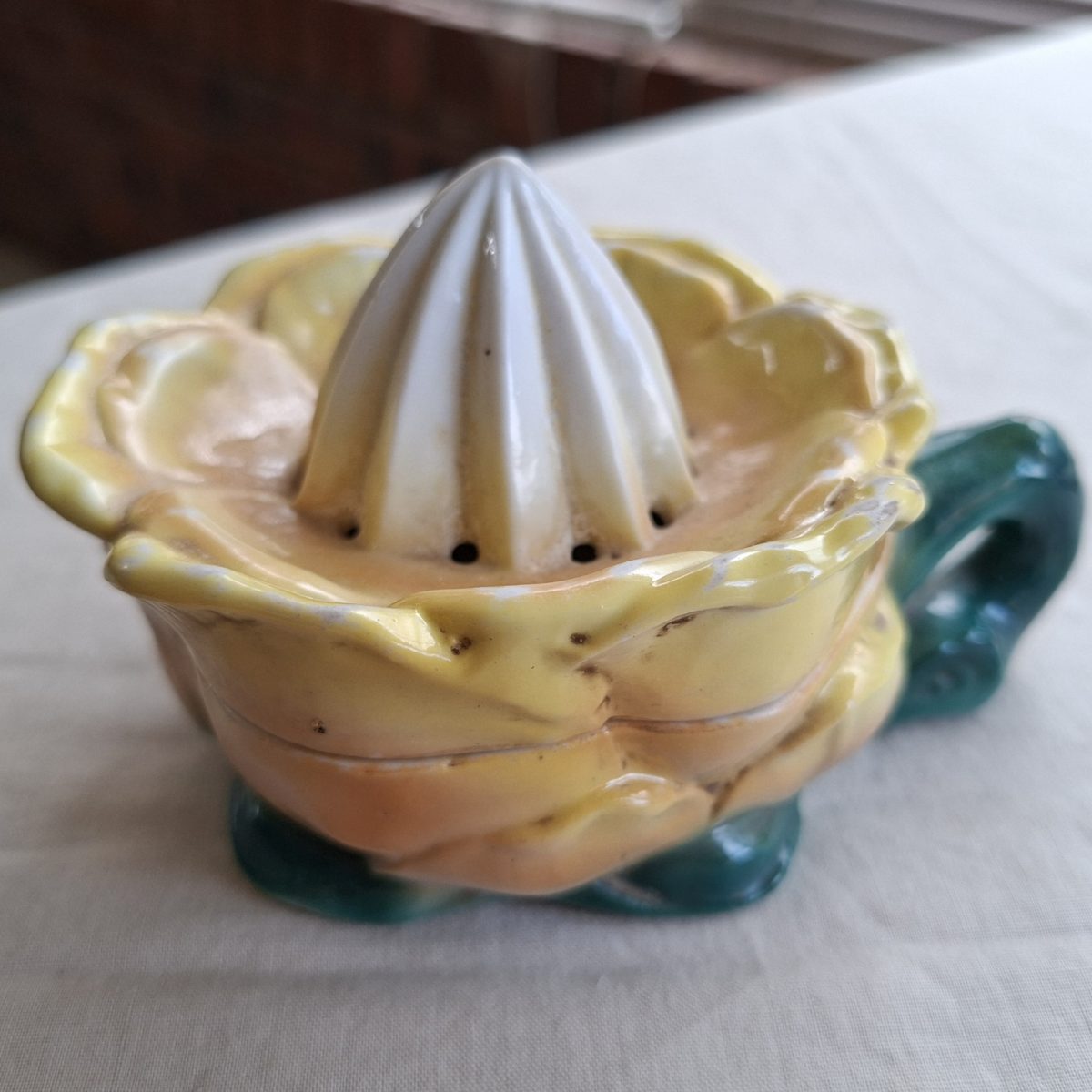 Ceramic juicer - Flower Shaped vintage kitchenalia