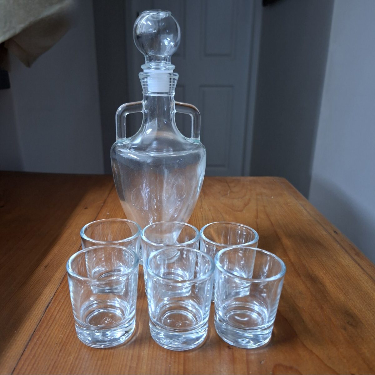 liqueur bottle and 6 tot glasses - boxed vintage - barware