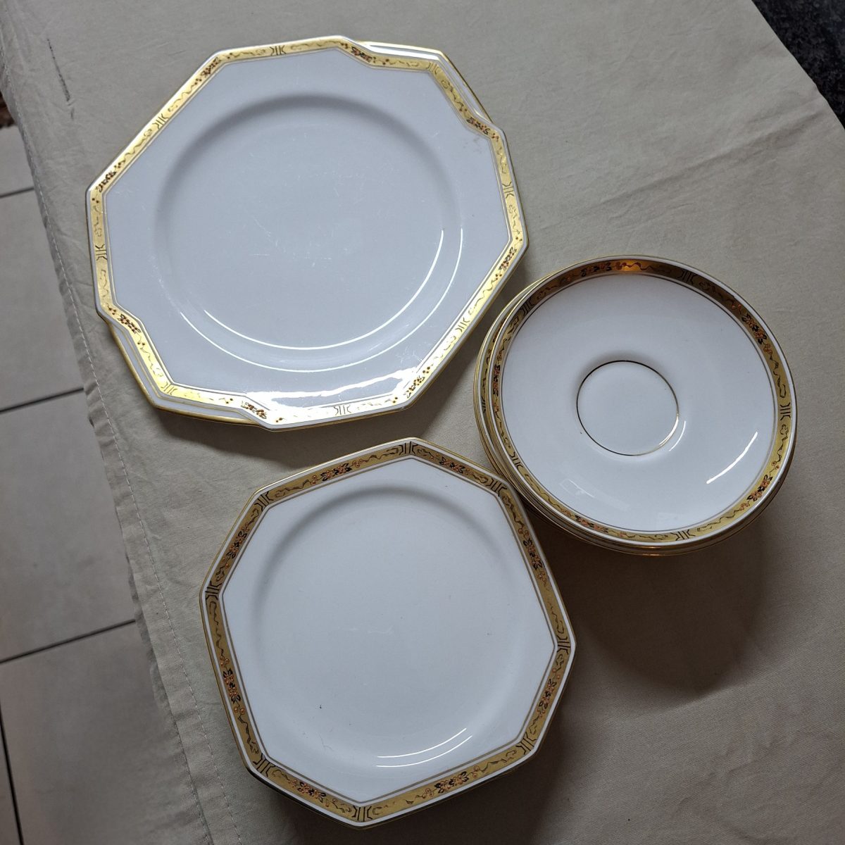 Part Paragon Tea set - Cake plates, 7 saucers  7 tea plates 1 cake plate