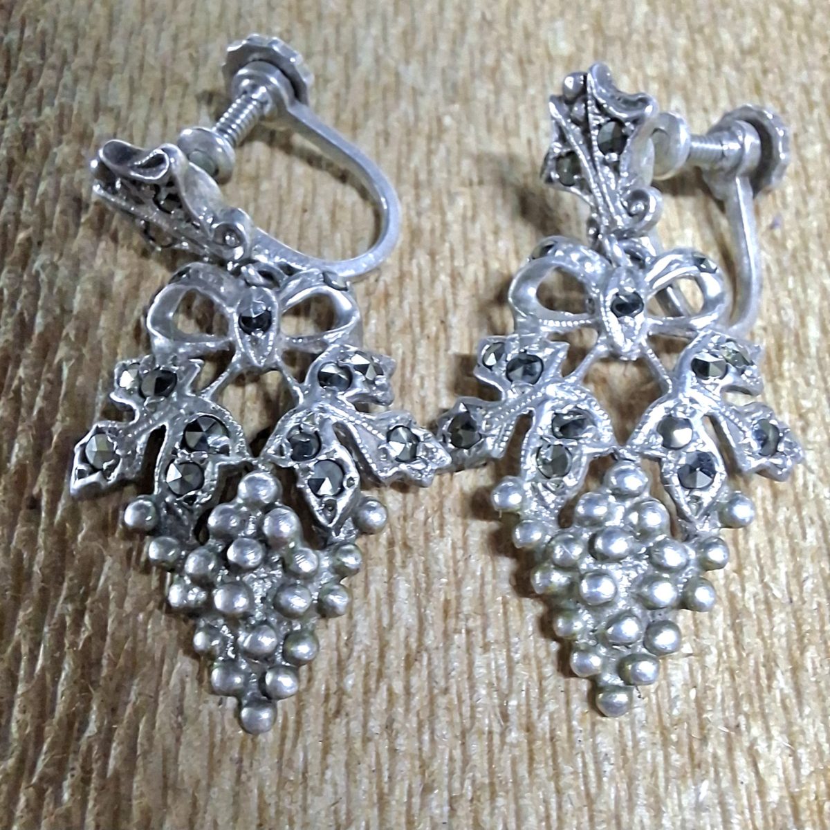 Silver and marcasite grape design screw on earings.