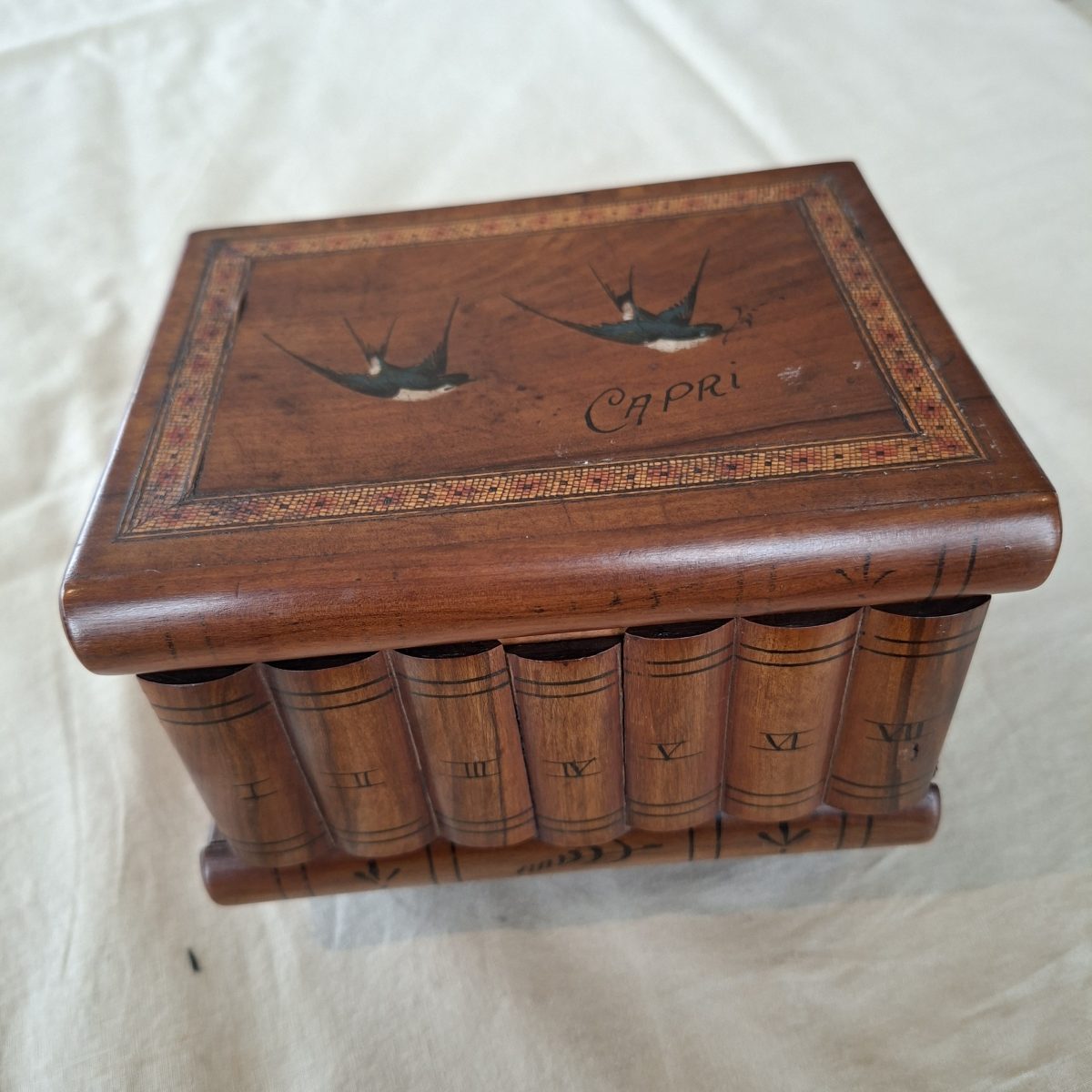Trinket or card box - Capri - swallows on the top with nice details of books around the outside