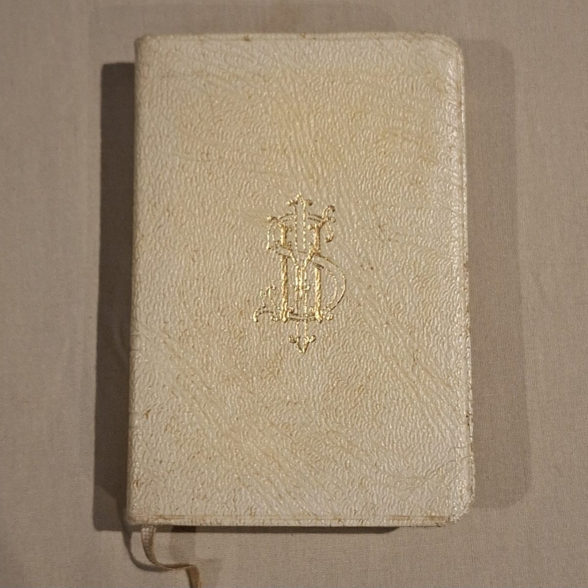 Book of Common Prayer - Christian common prayer book - 8 x 12 cms