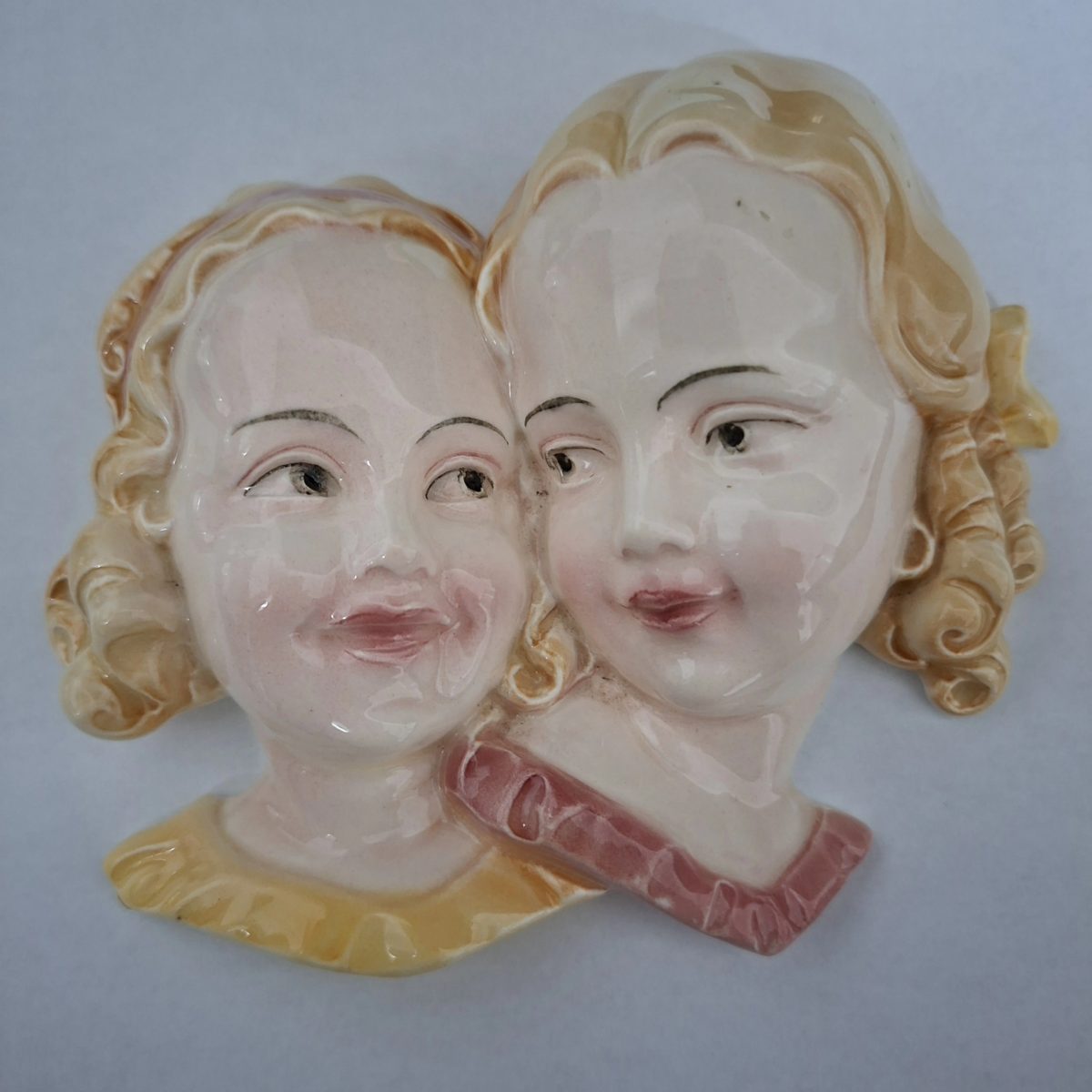wall plaque - ceramic children - European? porcelain wall plaque