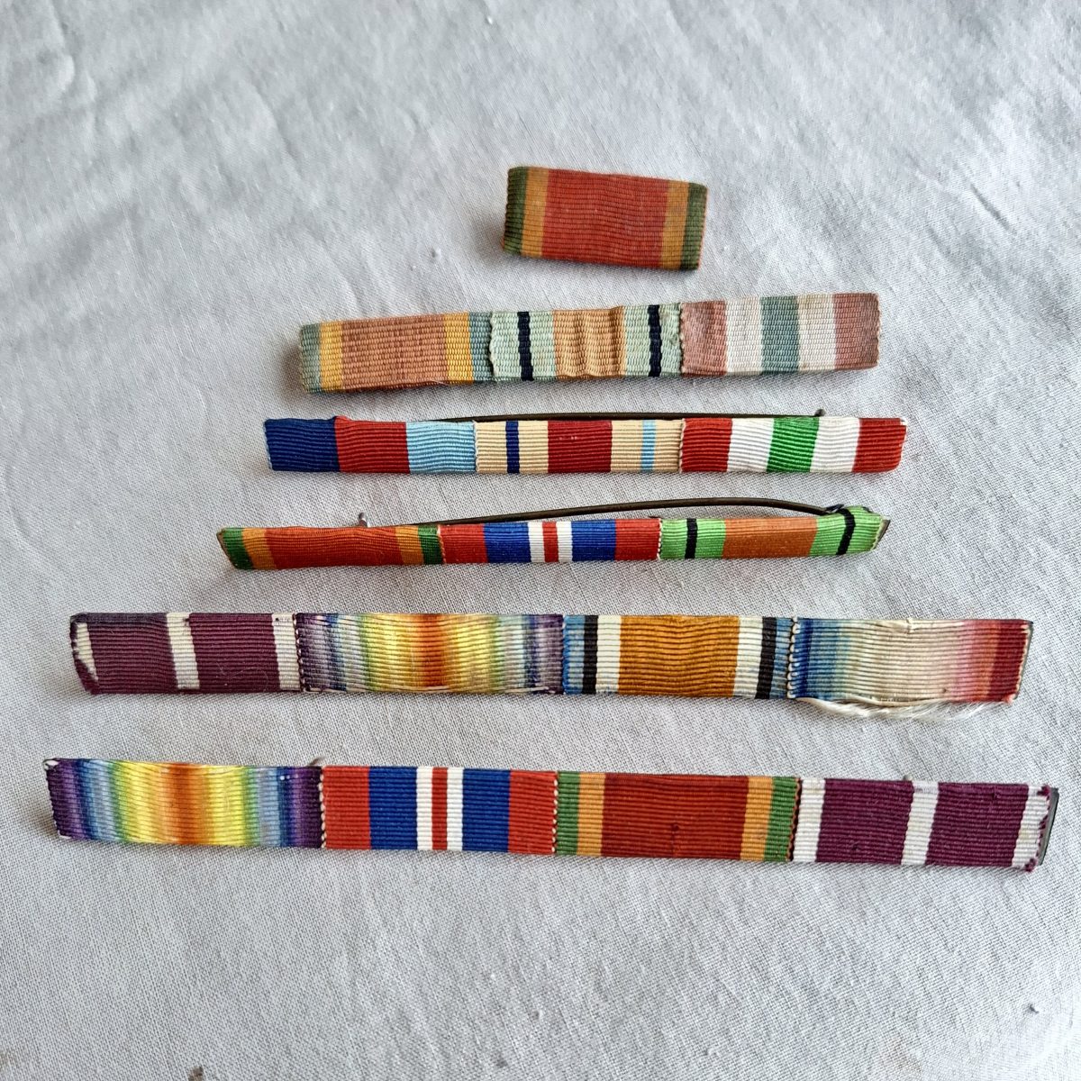 WW2 WW1? medal ribbon bars Militaria