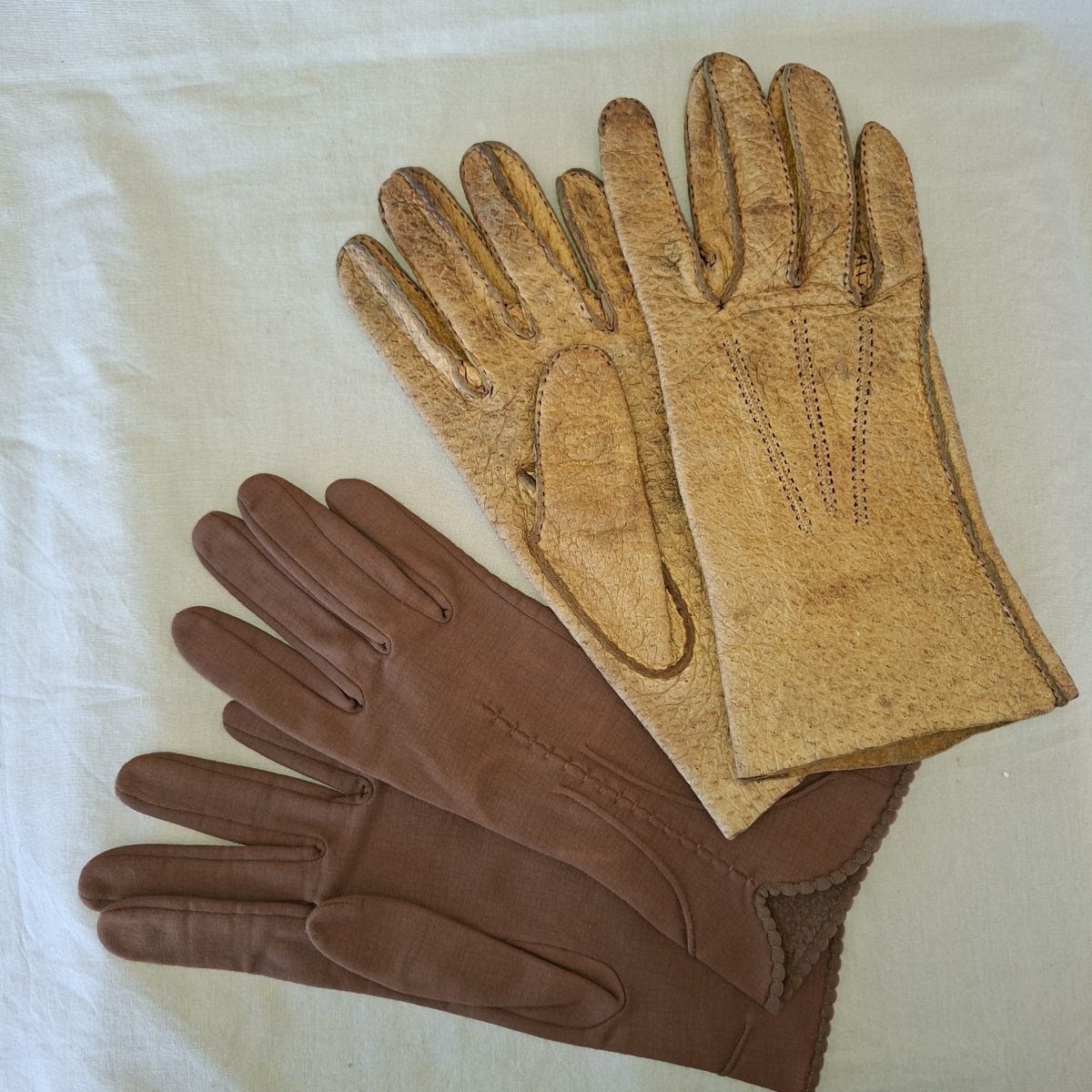 2 prs gloves 1 pigskin biking gloves and 1day wear gloves