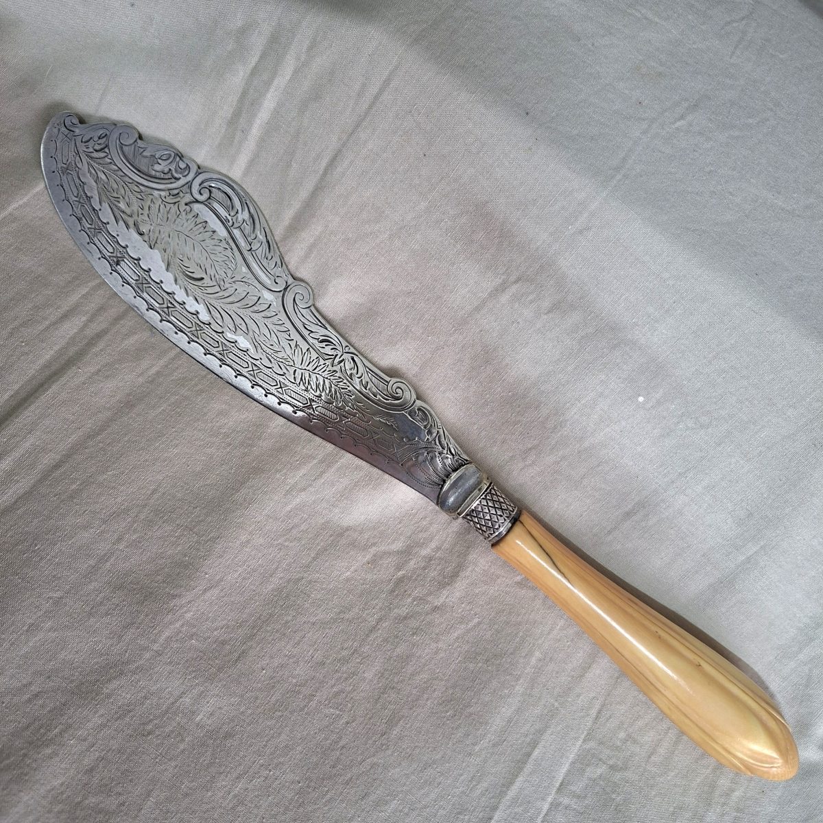Large bone handled Cake serving knife - silver plate wedding cake knife