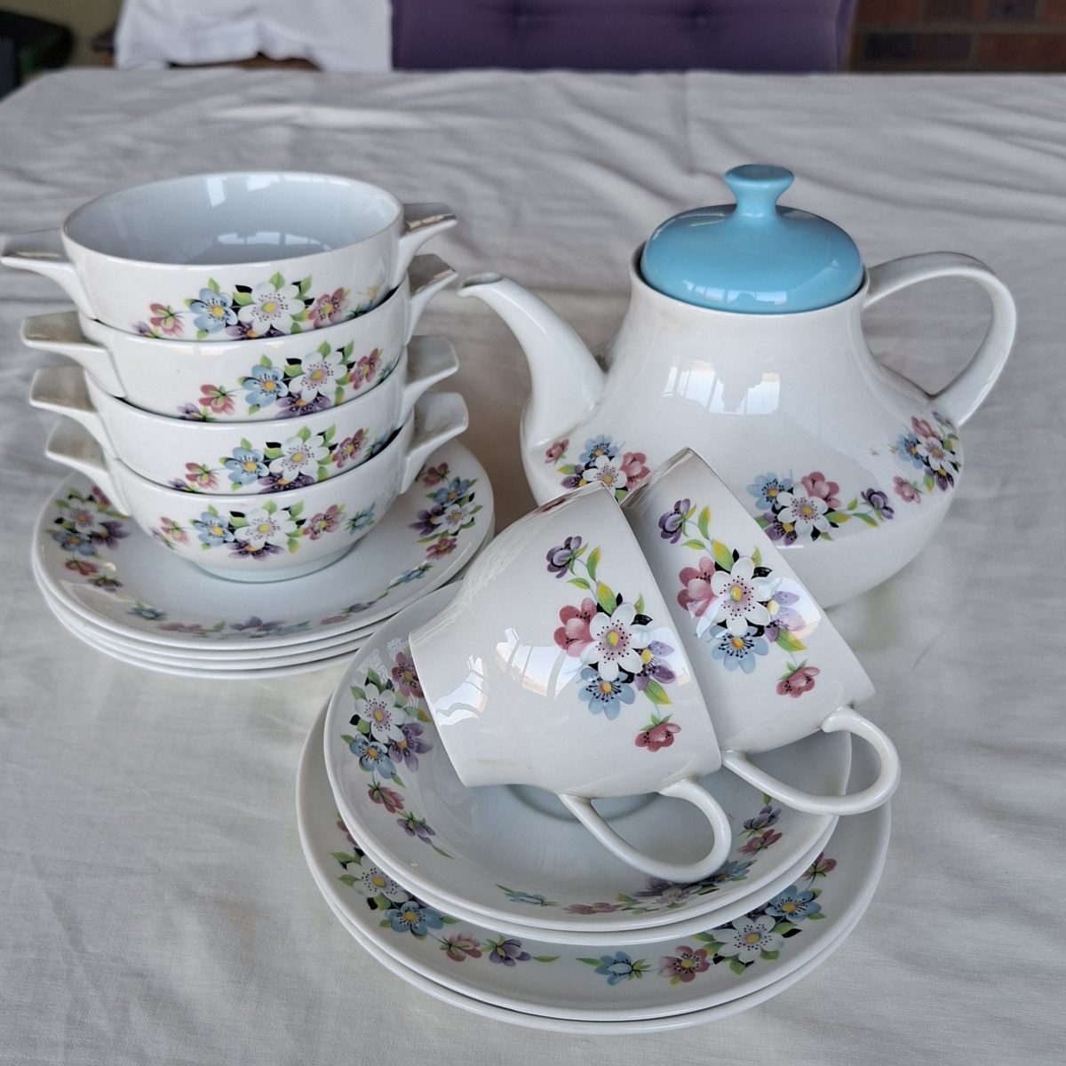 Part tea set dinner set - Constantia china Teapot and 2 trios plus 4 pudding / soup bowls floral