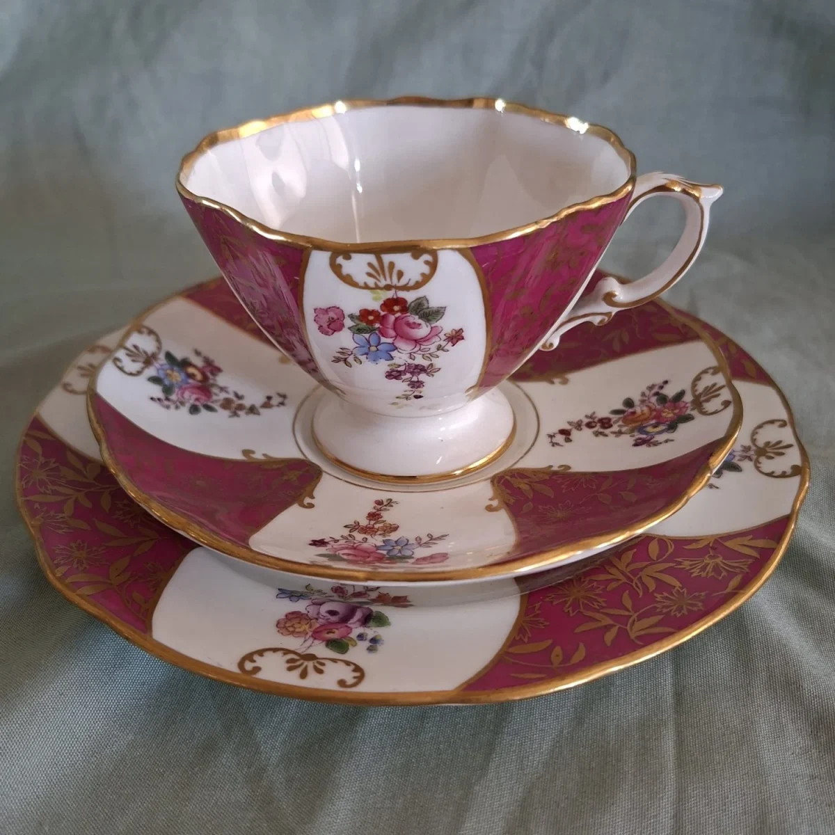 Hammersley tea trio classic design maroon with floral motifs