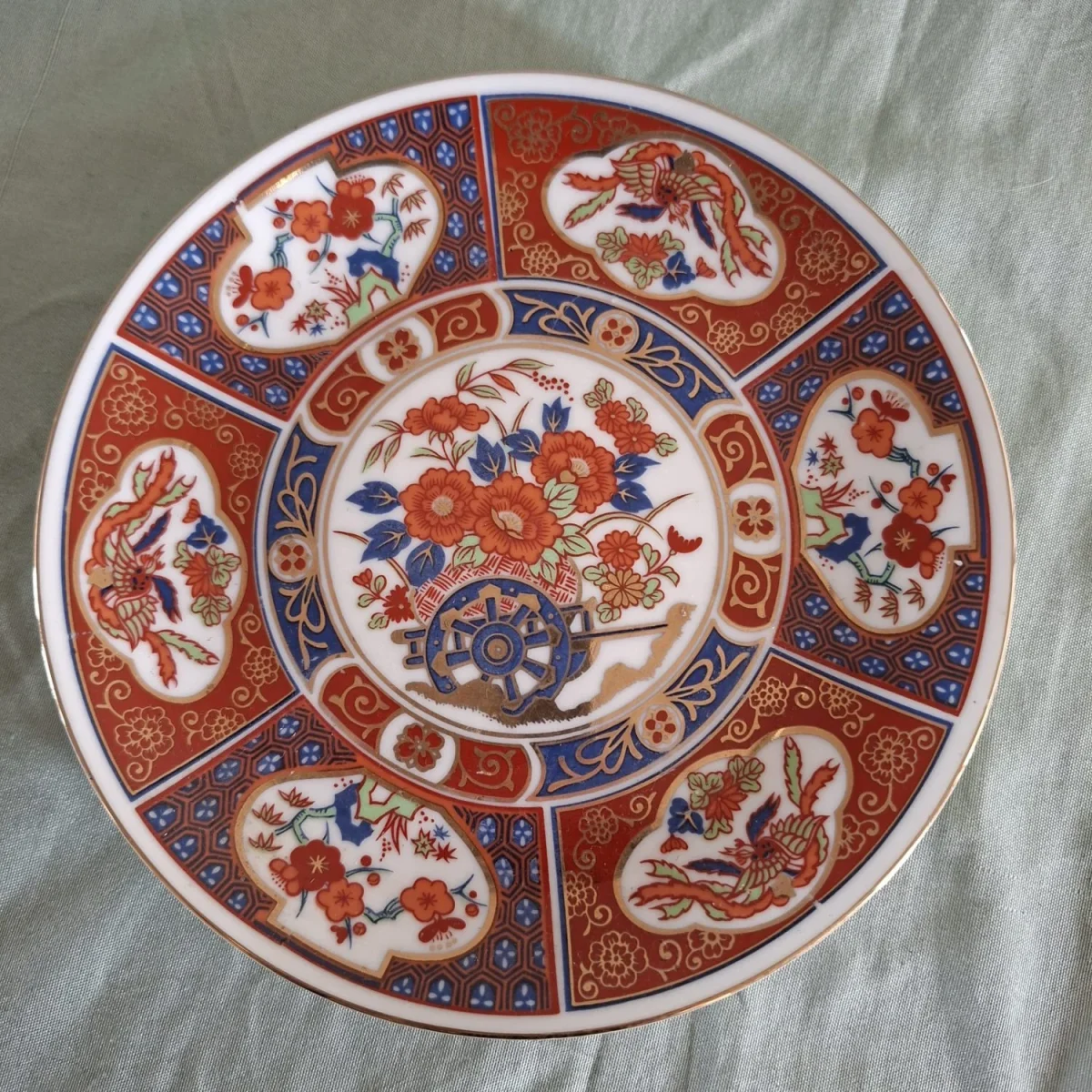 Imari style small plate 16 cms - Red and blue with gold details