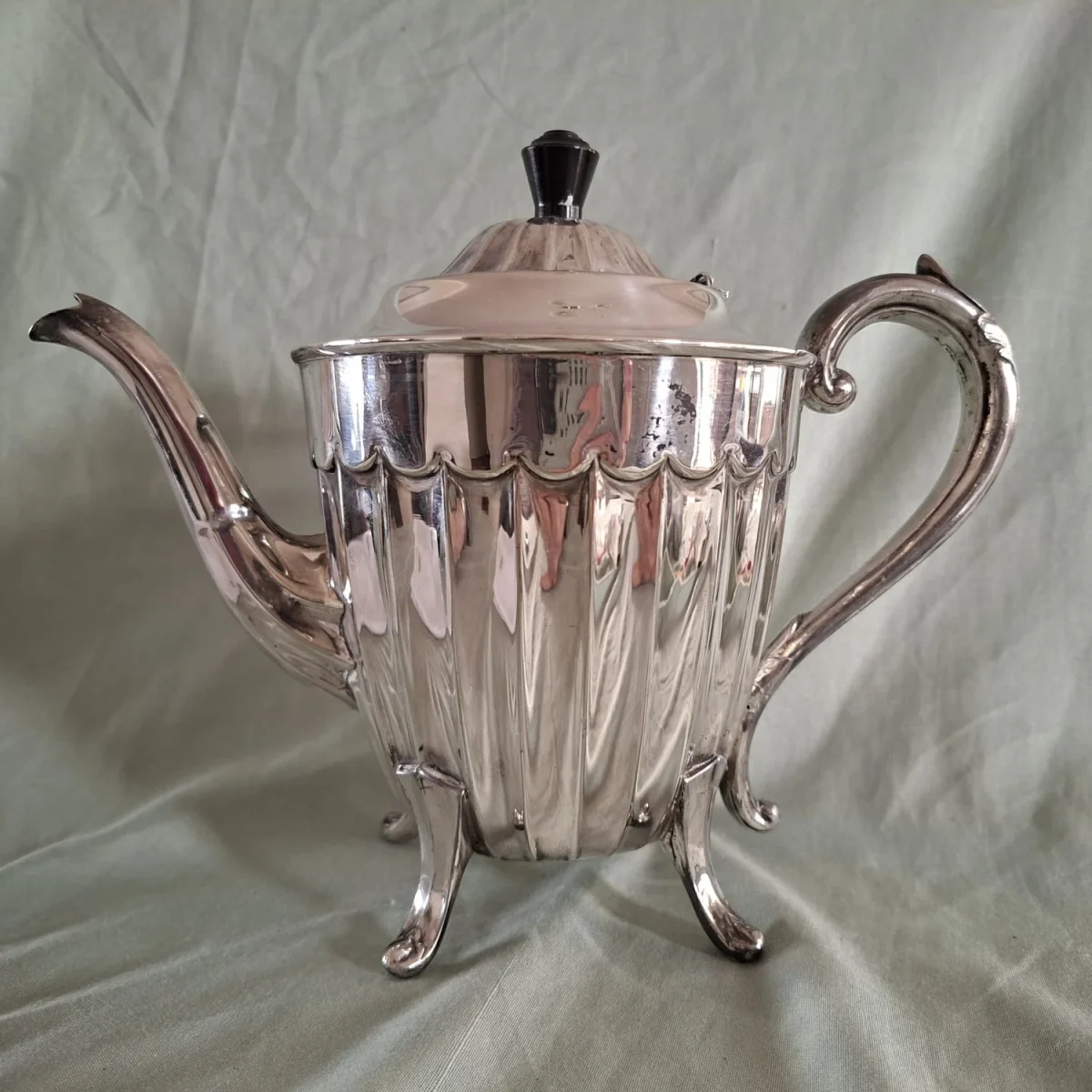 Sheffield Silverplate EPNS teapot - has a repair