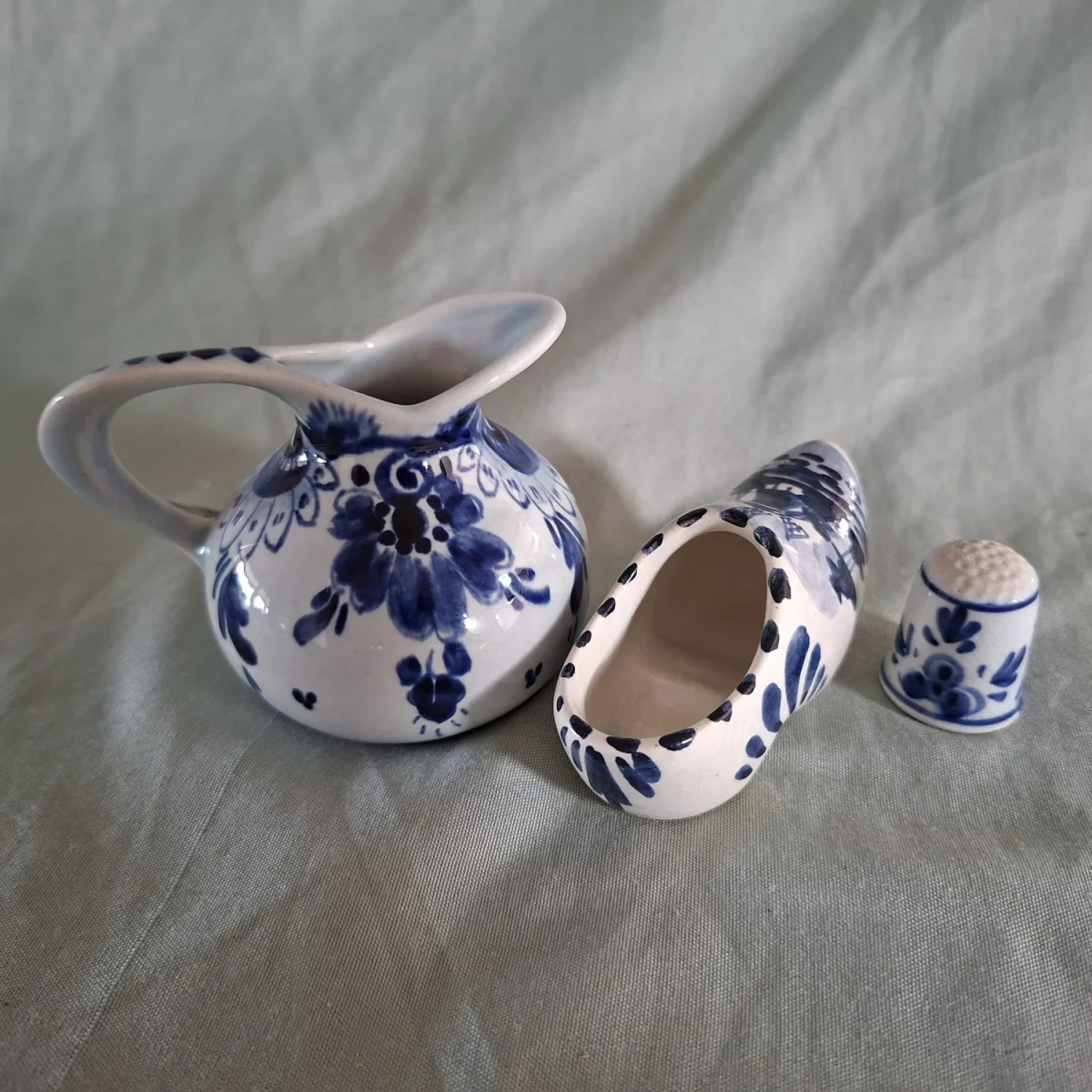3 Delfts Holland mini items, Jug and clog signed plus a thimble