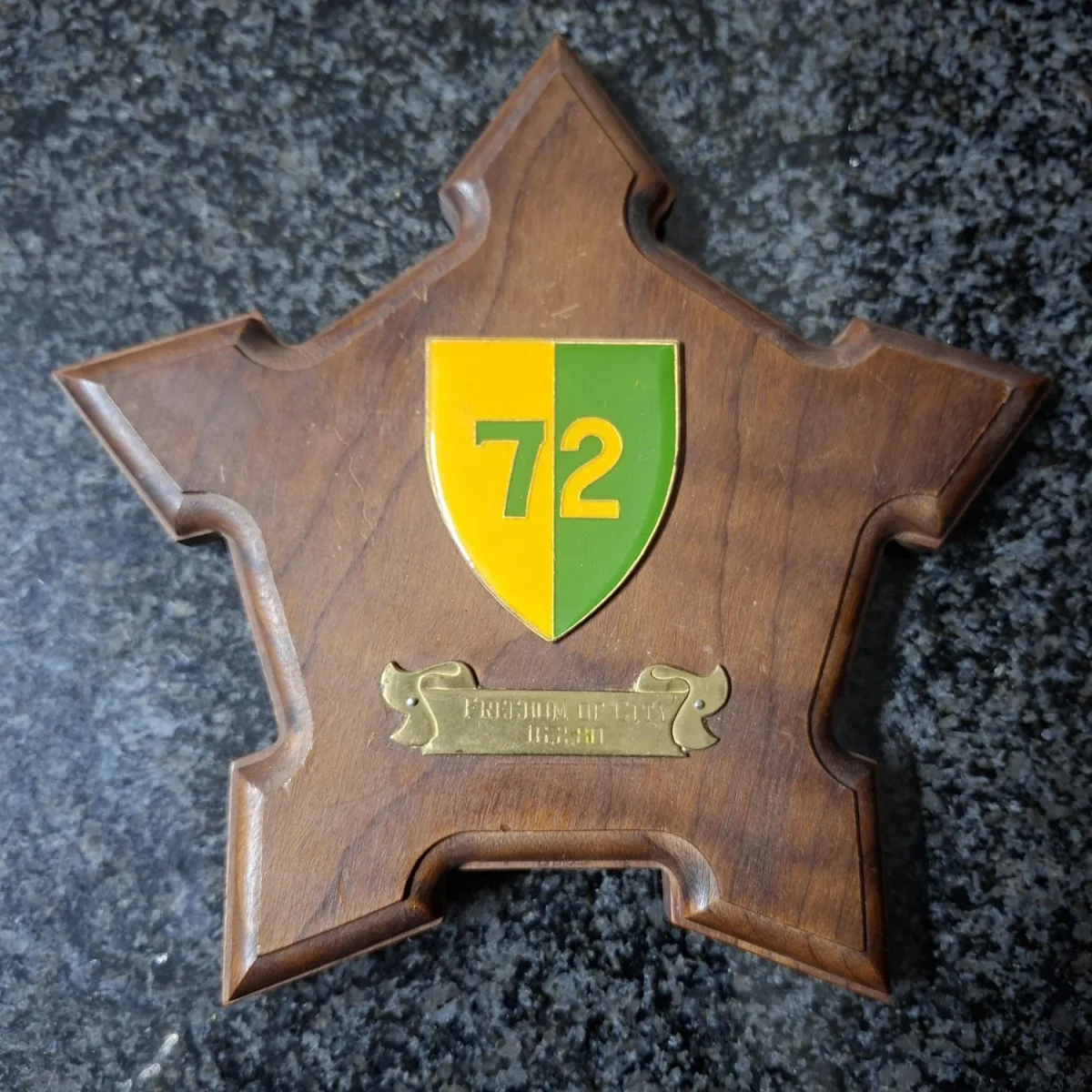 SADF wooden plaque with badge 72 and "Freedom of City 1980"