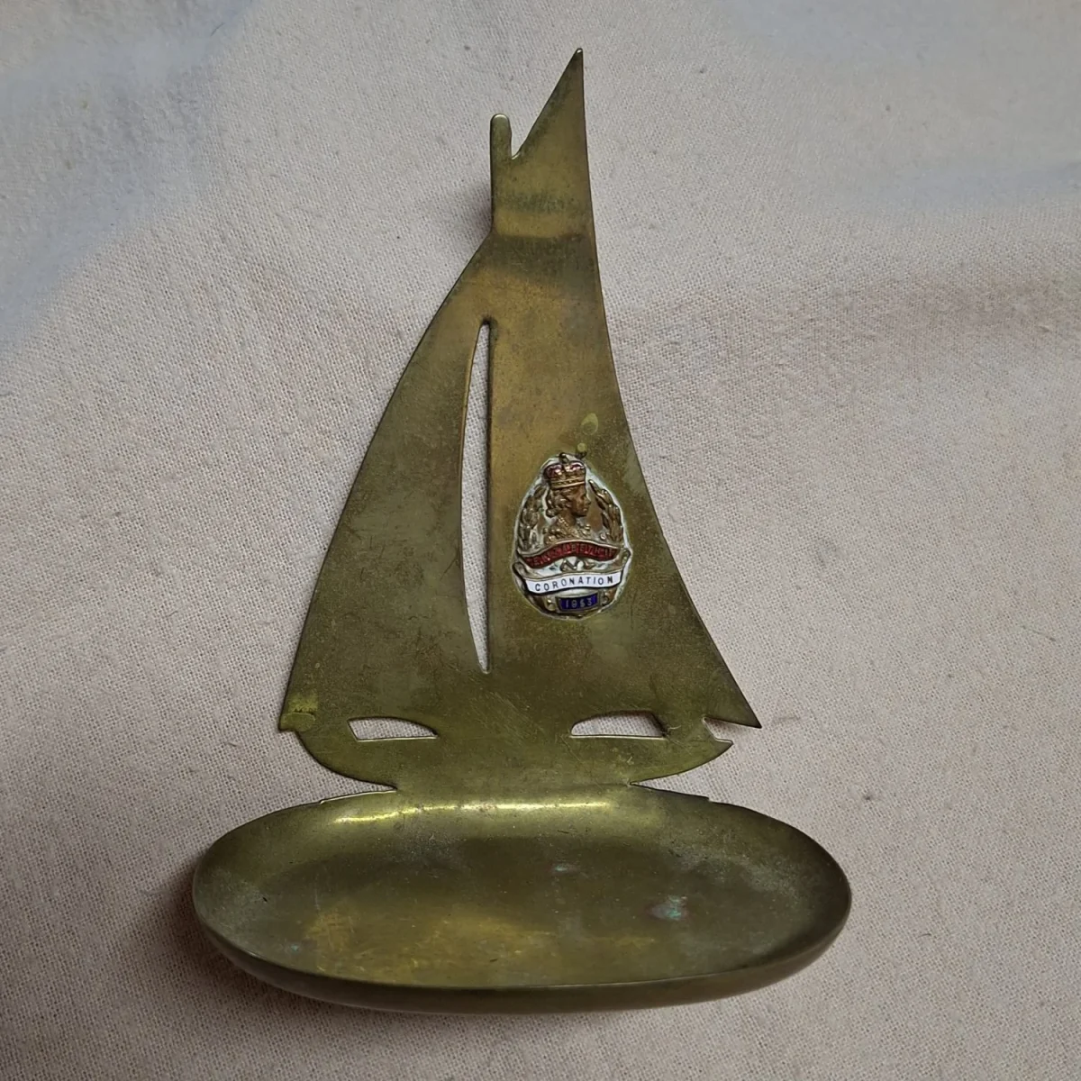 Royalty memorabilia -QE 11 coronation 1933 - enamel badge on brass ship