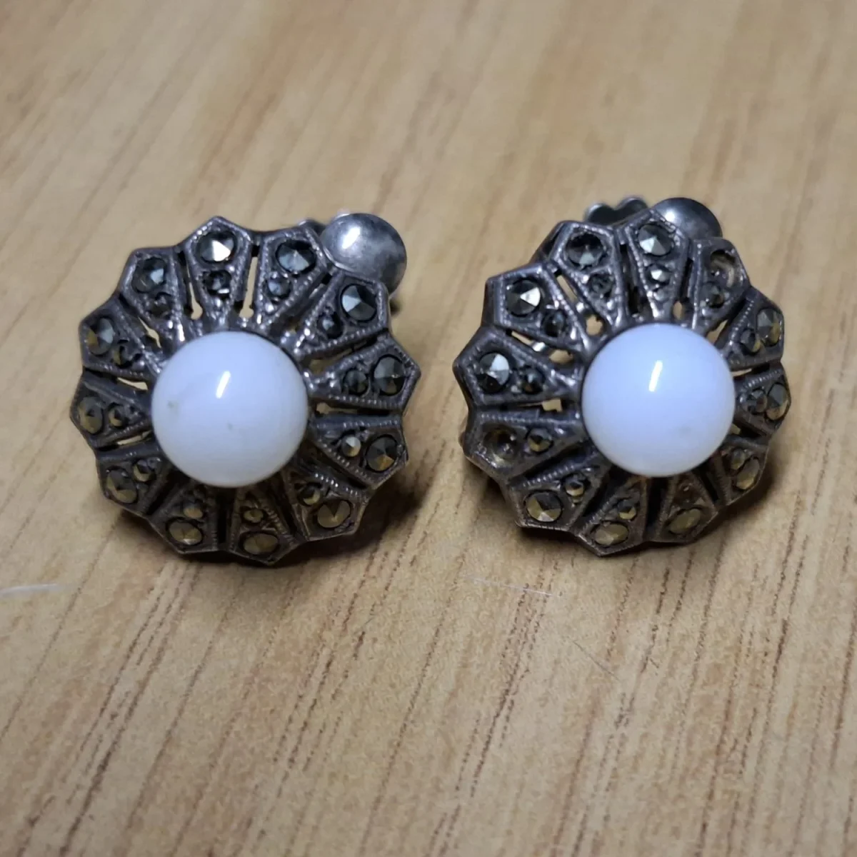 Marcasite and screw on vintage earings with opaque glass "stones"