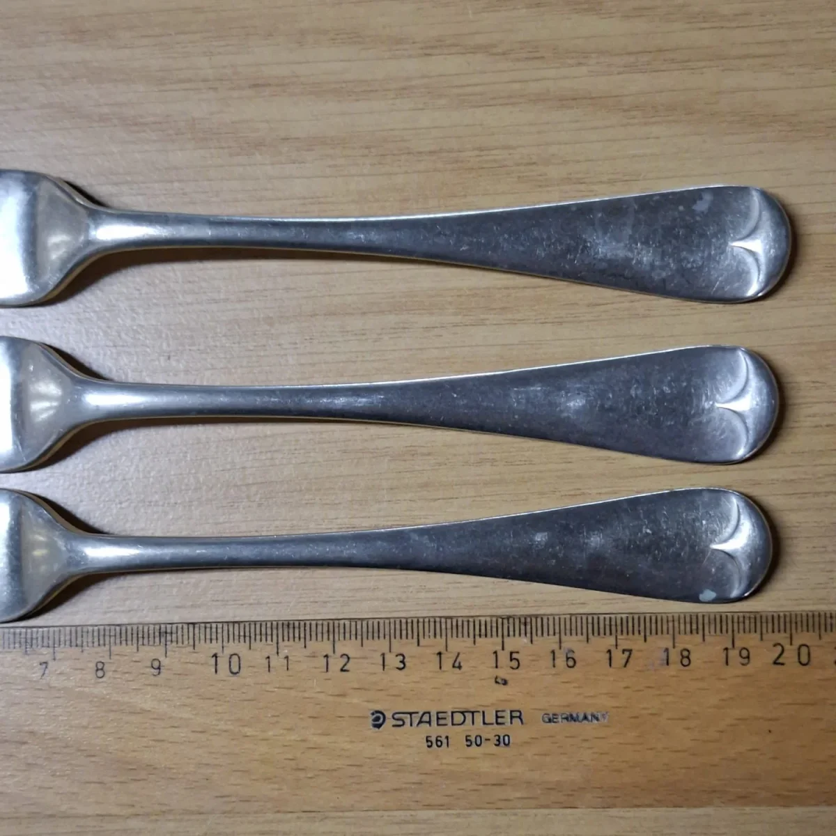 Cutlery 3 dinner forks Daniel and Arter
