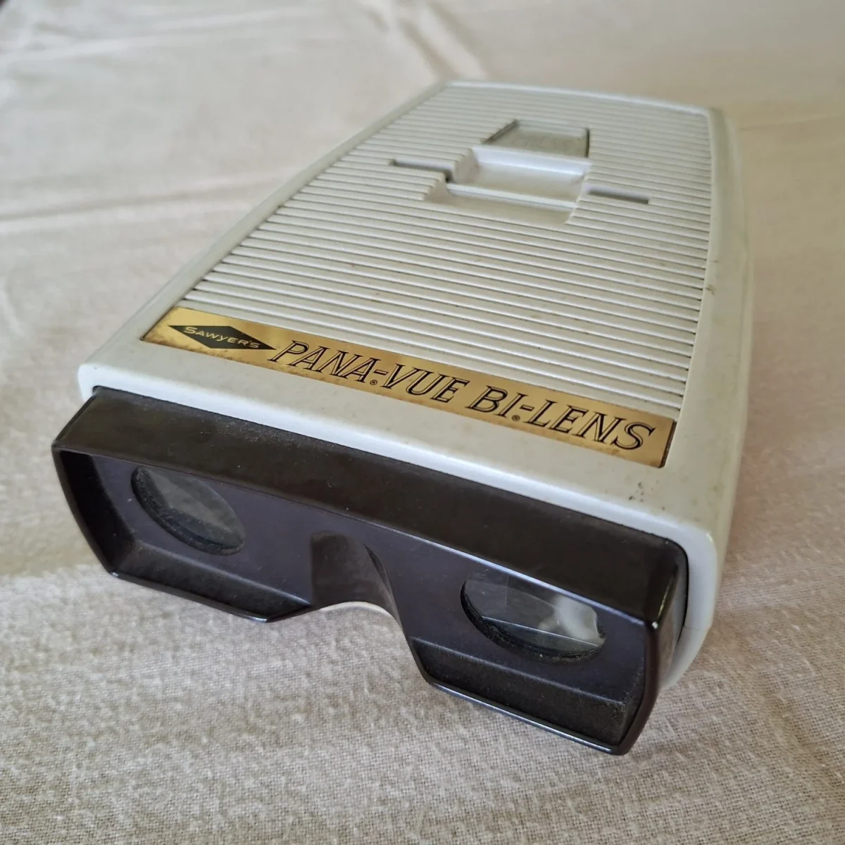 Slide viewer - Sawyers Pana-Vue Bi-Lens    USA