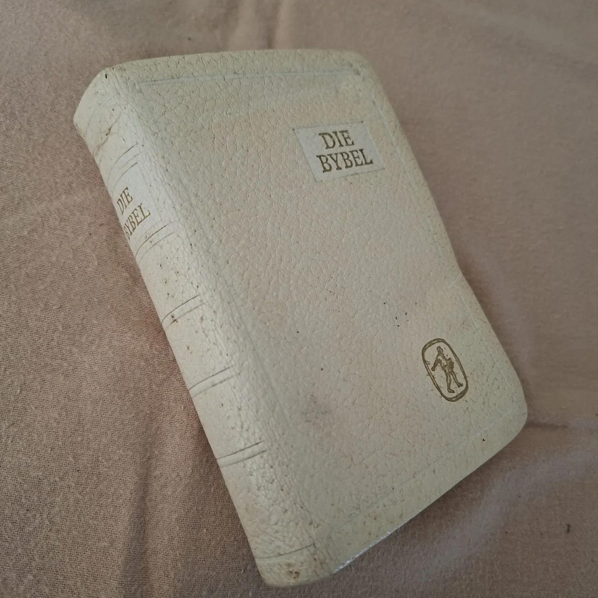 Afrikaans Bible white leather covered   14 x 10 cms