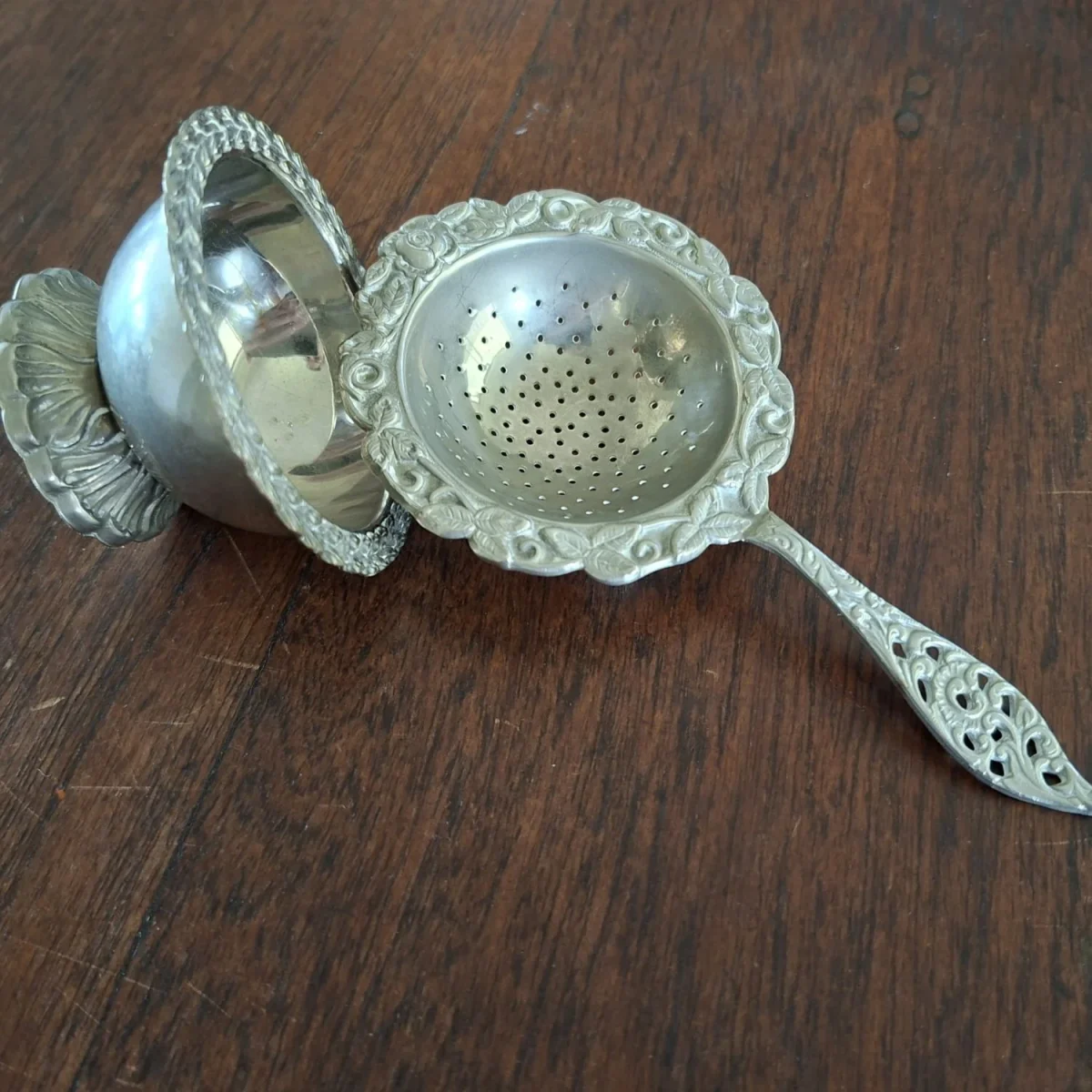 Epns silver tea strainer and bowl - kitchenalia