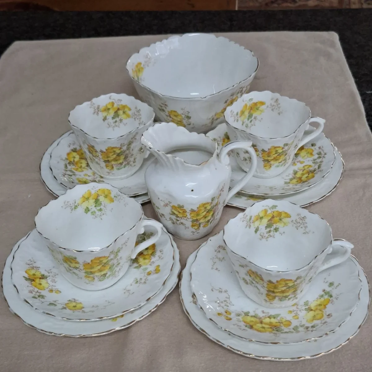 Delicate Foley Tea set 4 trios sugar basin and milk jug.   Part Tea set.